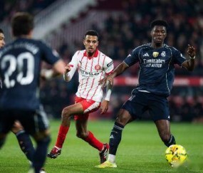 头号目标泡汤!皇马死死留住楚阿梅尼,曼联将托纳利列为中场首选