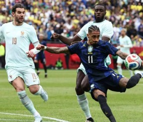 拉菲尼亚伤停五周成巴萨重大损失，赛前带伤出战自负其责